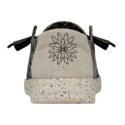 Wendy Patch - Geo Bandana Army 12 Wendy Patch - Geo Bandana Army -Modern Shoe Hub 40072 3UU WENDYPATCH GEOBANDANAARMY LEFTBACK